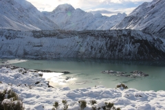 Blick auf Aoraki/ Mount Cook (die Sonne steht knapp über ihm)