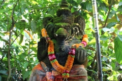 Ganesha-Figur in der Kaffeeplantage