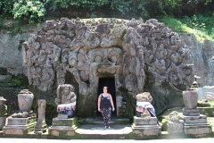 Eingang zur "Elephant-Cave"; hinduistischer Tempel in einer Höhle
