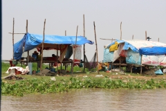 "Haus" - jetzt mal ehrlich - wie soll man das nennen??? Ich kann noch immer nicht fassen, dass das ein Zuhause für eine Familie ist...