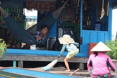 Familie im floating village