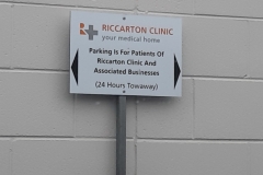 Parkplatz vor der Klinik