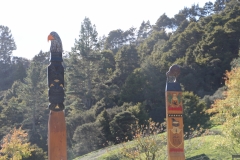 Schnitzereien am Eingang einer "Wooden Gallery"