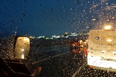 Die Fahrt auf die Südinsel beginnt im Regen, mit Erdbeben...