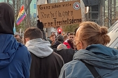 die beiden Kundgebungen treffen aufeinander...